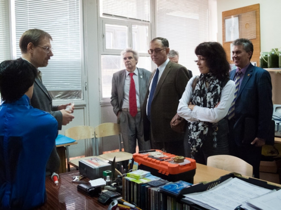 Посещение лабораторий кафедры, рассказывает А.В. Лобиков, доцент кафедры техносферной безопасности МАДИ